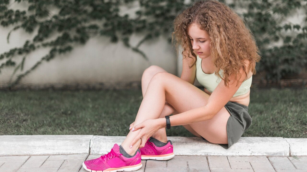 Príčiny, ktoré nám ráno spôsobujú bolesť päty a ako ju zmierniť