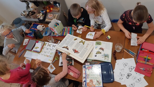 O socializáciu domškoláci núdzu nemajú, hovorí Lucia. Svoje deti vzdeláva doma