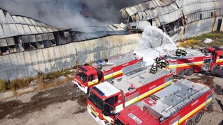 Škoda po požiari v Trebišove je takmer milión eur. Zhorelo niekoľko technických strojov