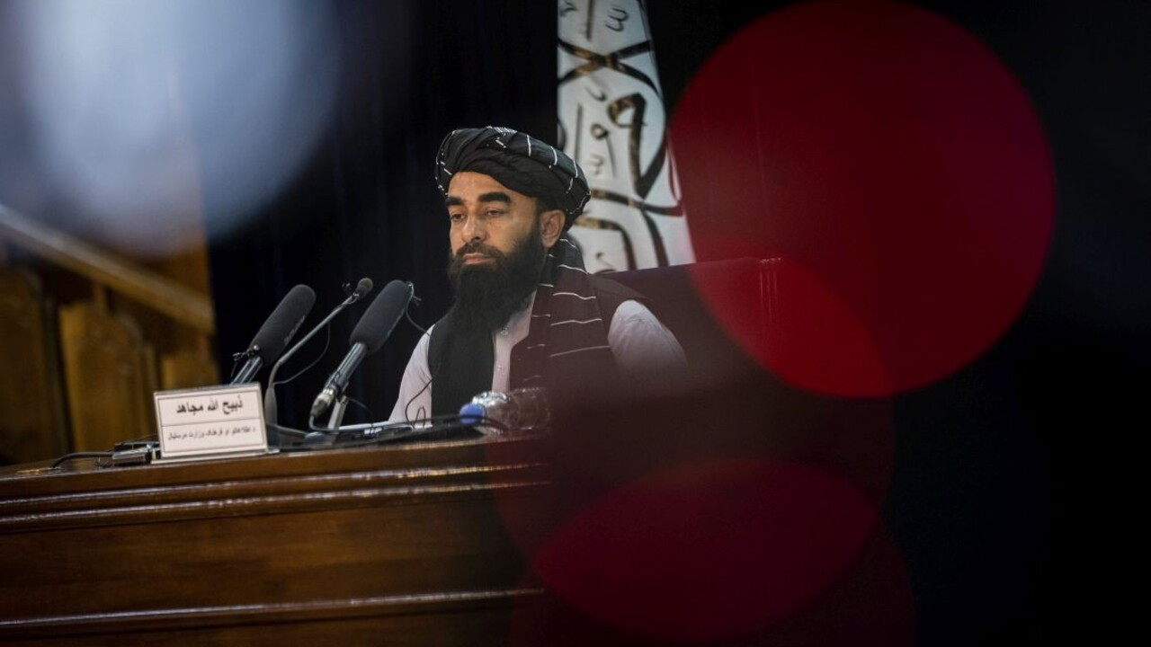 Taliban sa dočasne bude riadiť liberálnou ústavou, no upraví ju podľa seba