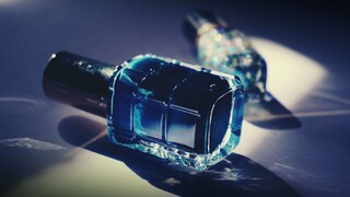 Priesvitný lak v domácnosti potrebujete, ale na nechty ho nepoužijete. Skúste tieto triky