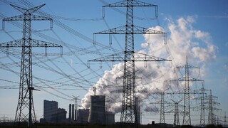 Cena elektriny prudko rastie. Aký dopad bude mať jej zdražovanie na priemysel a zamestnanosť?