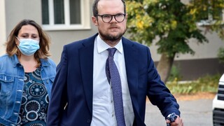 Stíhanie vyšetrovateľov NAKA by sa malo bezodkladne zastaviť, tvrdí obhajca