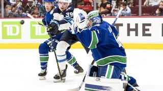 NHL: Vancouver zdolal v prípravnom zápase Winnipeg, Halák chytal dve tretiny