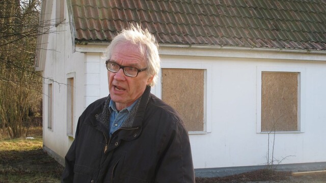 Smrť pri autonehode, autor kontroverznej karikatúry Mohameda podľahol zraneniam