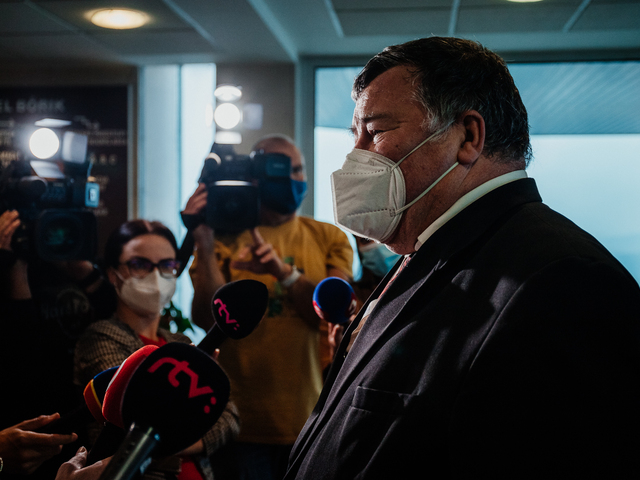Pravidlá zatiaľ diktuje medicína a nie vírus, hovorí Krčméry. Omikron zmení testovanie