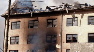 Bývalú lisovňu v Bratislave zachvátil požiar, hasili ho viac ako šesť hodín