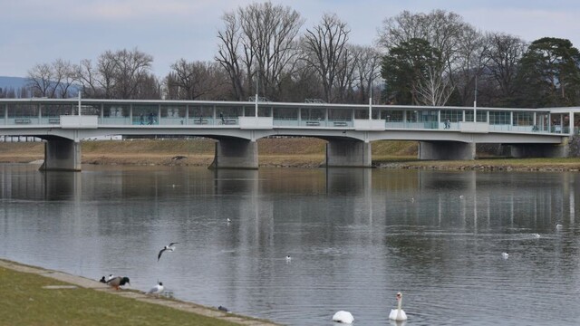 Na Kolonádovom moste v Piešťanoch sa možno virtuálne vrátiť späť do histórie