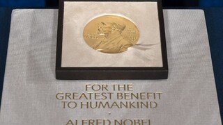 Nobelovu cenu za ekonómiu spoločne získali Card, Angrist a Imbens