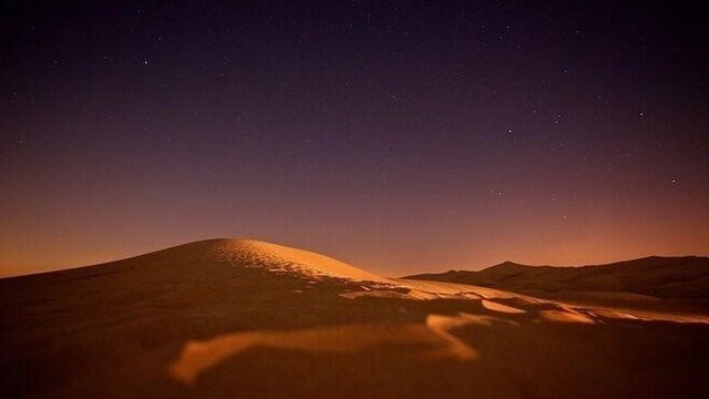 Noc v púšti.