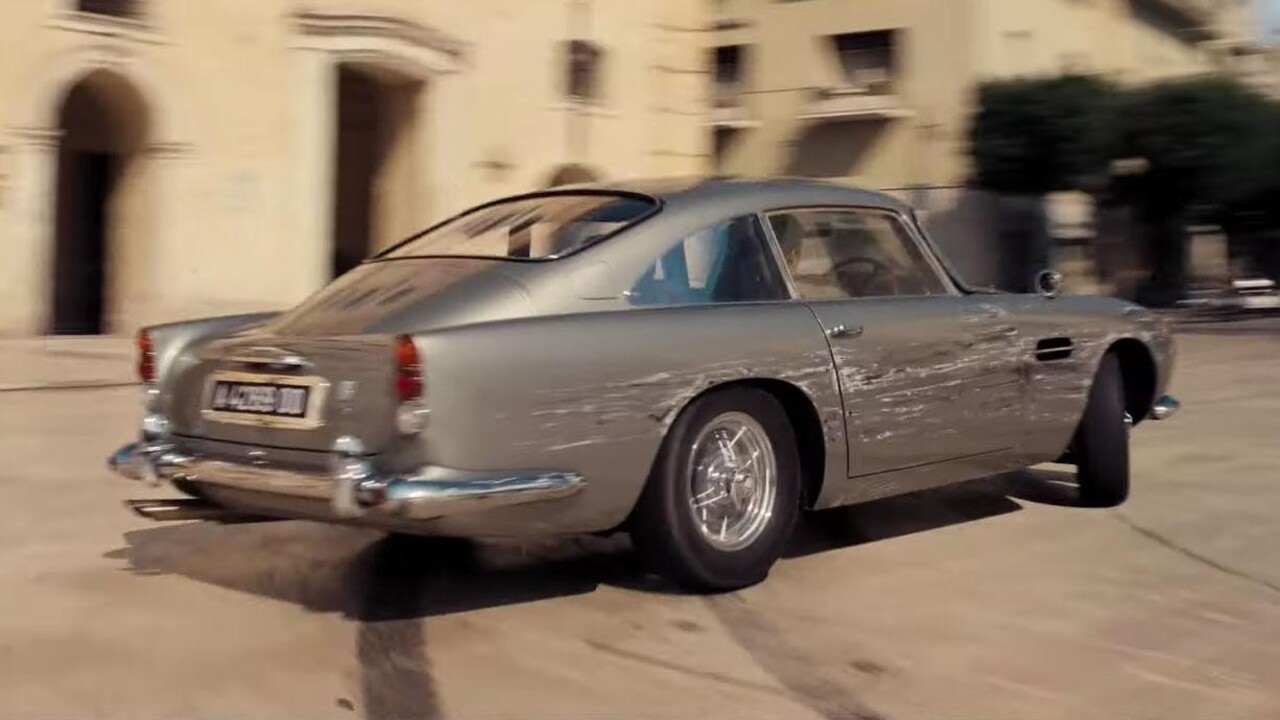 Aston Martin hviezdi v najnovšej bondovke, predviedli sa až štyri zaujímavé autá