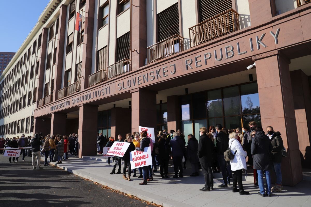 Protest proti súdnej mape.