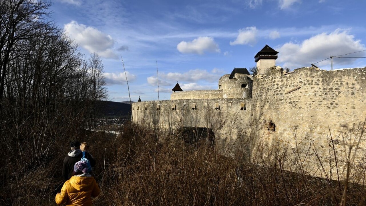 Trenčianska radnica začala s výstavbou cyklotrasy, úsek prepojí nový cestný a starý železničný most