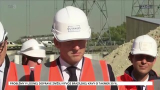 Macron si bol pozrieť výstavbu nového olympijského komplexu, otvoriť by sa mal o tri roky