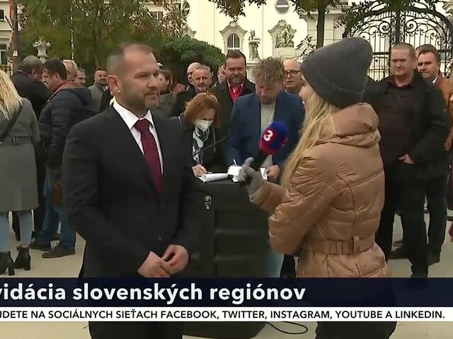 Starostovia protestujú pred úradom vlády, vedenie Environmentálneho fondu nepodporilo ich rozvoj