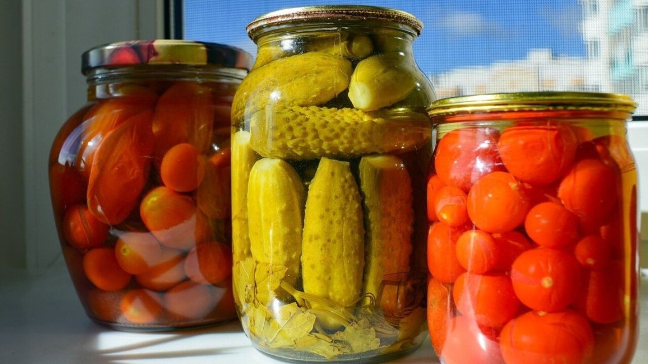 Neviete, čo s jesennou úrodou? Fermentovanie je oveľa jednoduchšie ako zaváranie