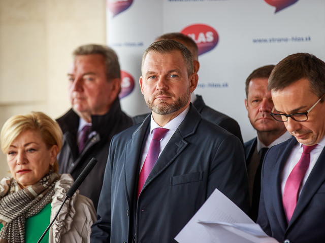 Zmena ústavy musí byť prioritou aj po referende, tvrdí Hlas-SD. Vyzýva na presadenie júnového termínu volieb