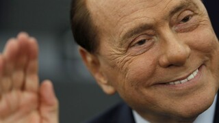 Talianskeho expremiéra Berlusconiho zbavil súd obvinenia z údajného podplácania svedka