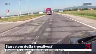 Rozbitá panelová cesta pri Trenčíne straší vodičov, starostovia sa obrátili na vládu