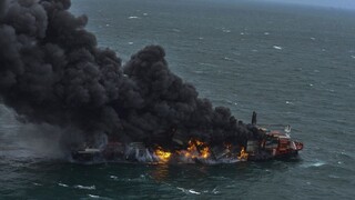 Kontajnerovú loď neďaleko pobrežia Kanady zachvátil požiar, zatiaľ nie je jasné čo ho spôsobilo