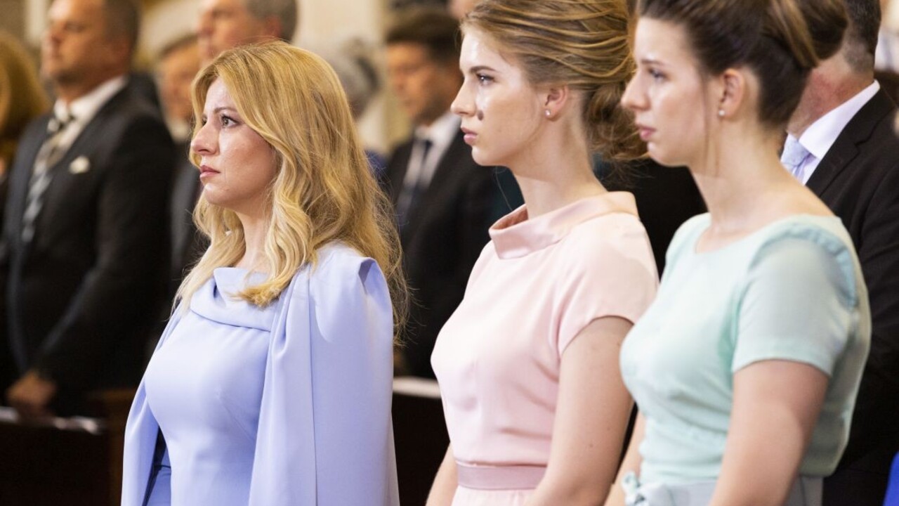 Emma Čaputová sa stala tvárou kozmetickej značky. Po príspevku Tarabu sa jej zastala