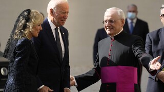 Biden prišiel na stretnutie s pápežom, juhokórejský prezident požiadal Františka o návštevu KĽDR