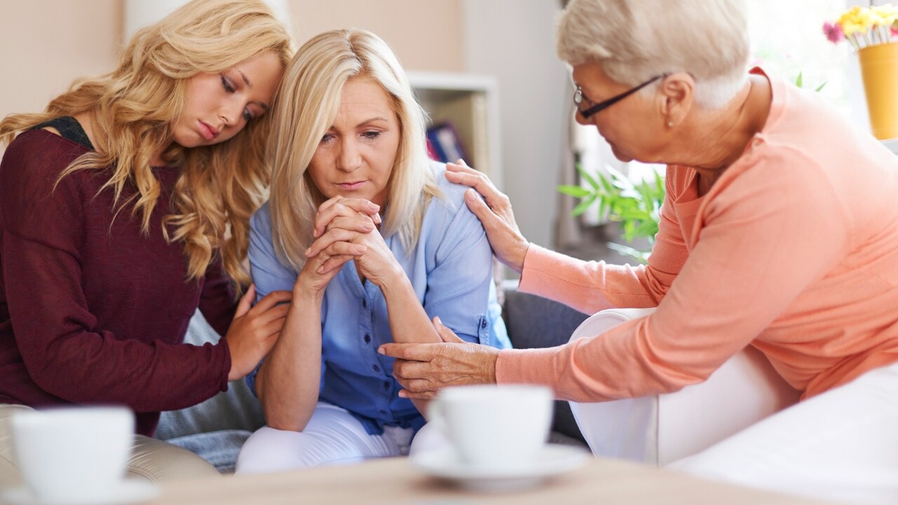 Smútok zo straty blízkeho je normálny. Sebaobviňovanie či strata zmyslu života sú vážne komplikácie, ktoré treba liečiť