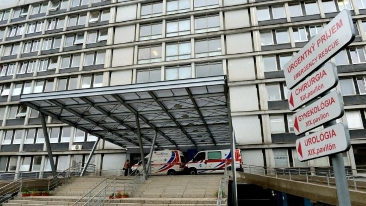 Košická nemocnica Louisa Pasteura pozastavuje plánované operácie a hospitalizácie