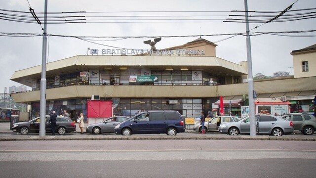 Hlavná stanica v Bratislave je obrazom toho, v akom stave sa nachádzajú železnice na Slovensku, tvrdí Doležal