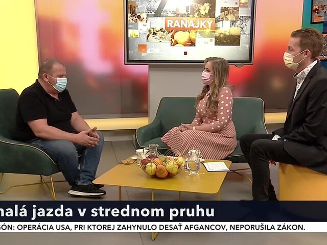 Jazdí sa v prvom rade v pravom pruhu. Viete, ako sa má šofér správať na diaľnici?