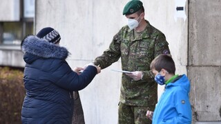 Prudko stúpol počet obetí aj ľudí v nemocniciach. Nových nakazených sú tisíce