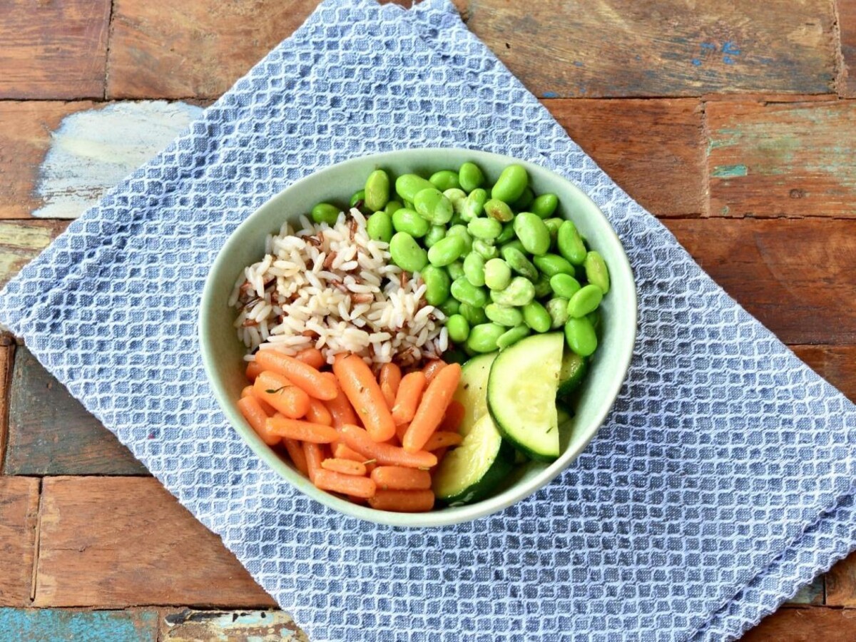 RECEPT: Edamame s arašidovou omáčkou