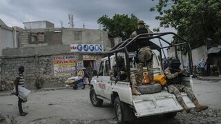 Niektorí zo 17 unesených misionárov na Haiti sú stále nažive. Máme dôkazy, tvrdí USA