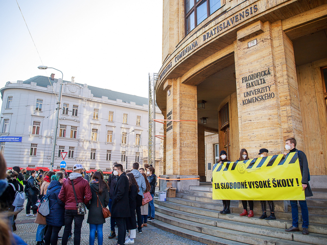 Vysokoškolský zákon znevýhodňuje učiteľov, tvrdia odborári a žiadajú prezidentku, aby novelu nepodpísala