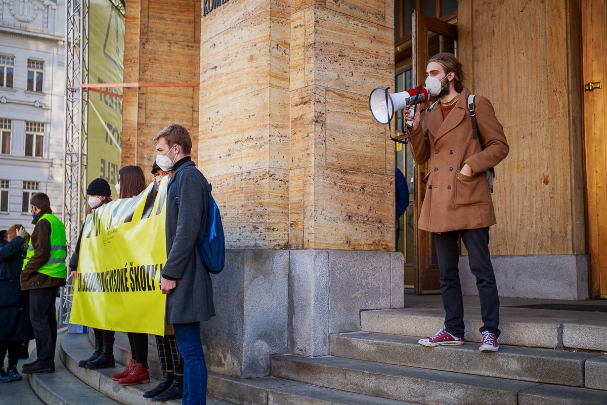 Protestný pochod za slobodné vysoké školy
