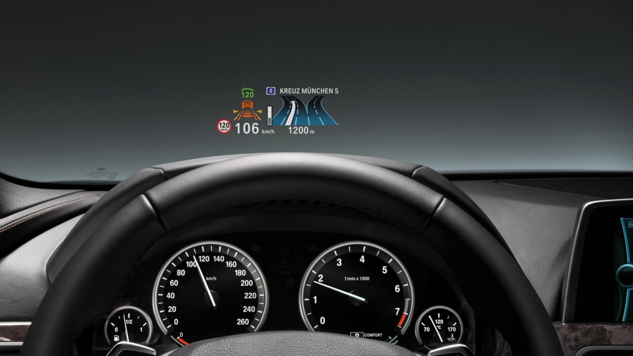 BMW nebude v niektorých modeloch ponúkať Head-up displej. Dôvod je jednoduchý