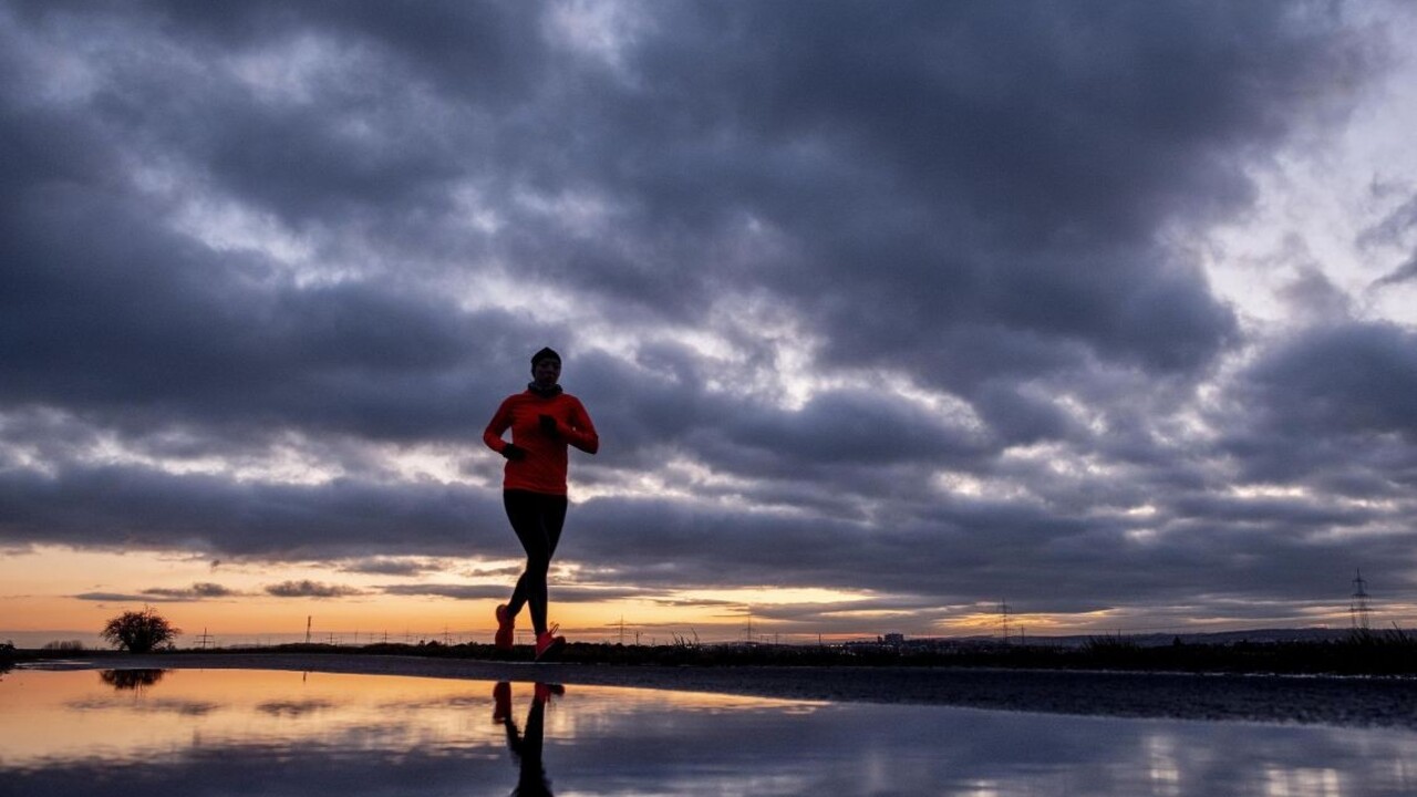 Zimy sa netreba báť. Prečo behať aj v chlade, čo robiť inak? Tréner vysvetlil riziká aj plusy
