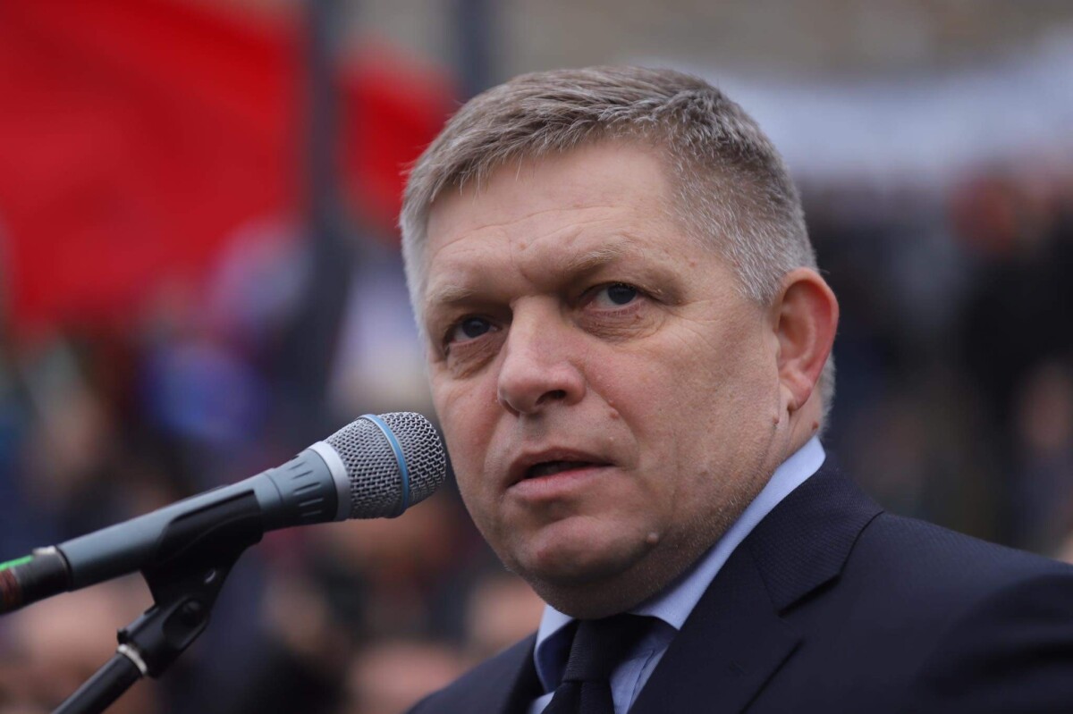 Protest pred budovou NR SR