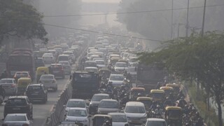 V indickej metropole Naí Dillí pre znečistené ovzdušie zatvorili školy, zvažujú aj lockdown