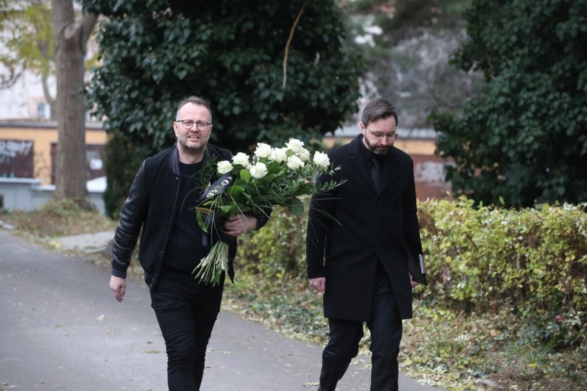 Na poslednej rozlúčke s Mirom Žbirkom.