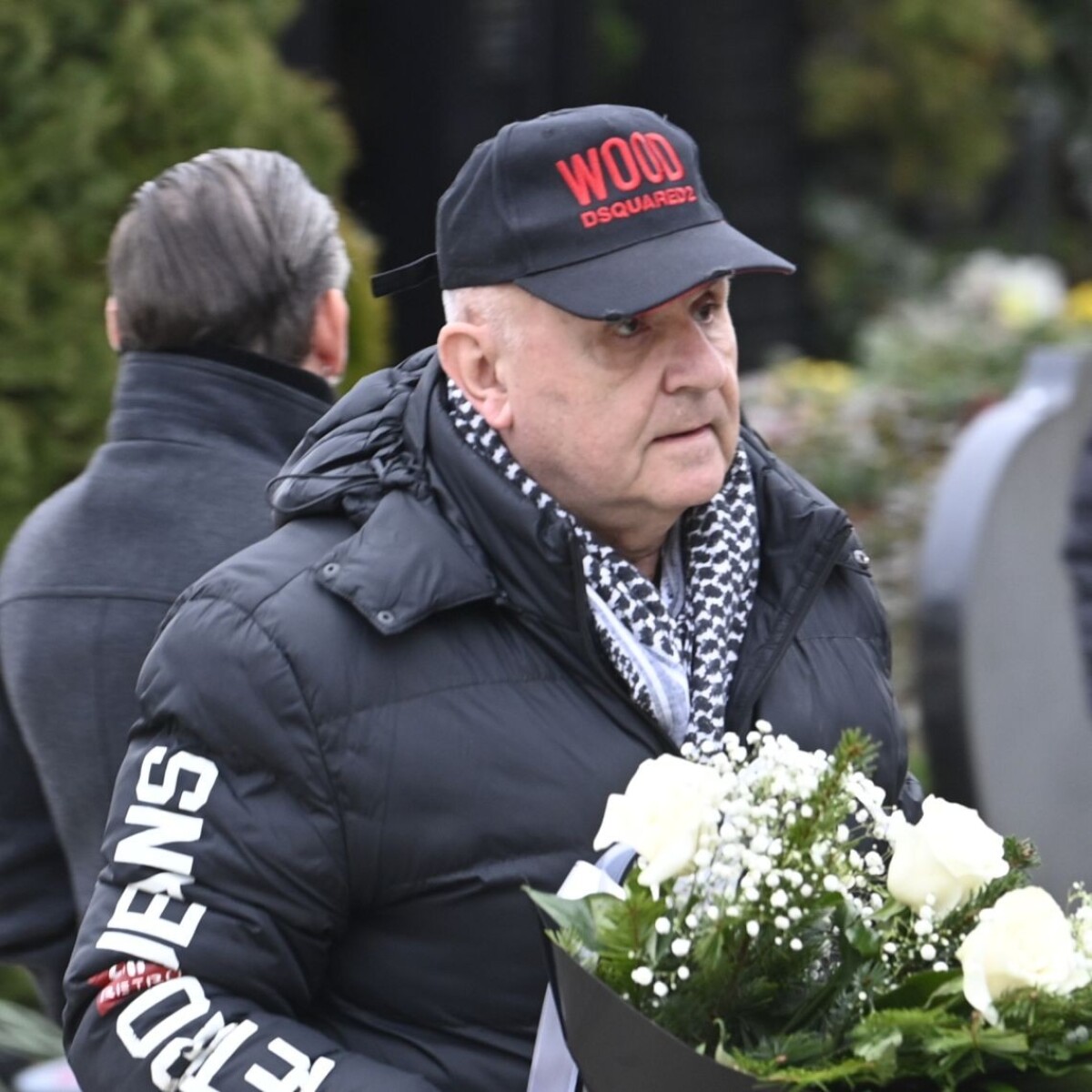 Jožo Ráž na poslednej rozlúčke s Mirom Žbirkom.