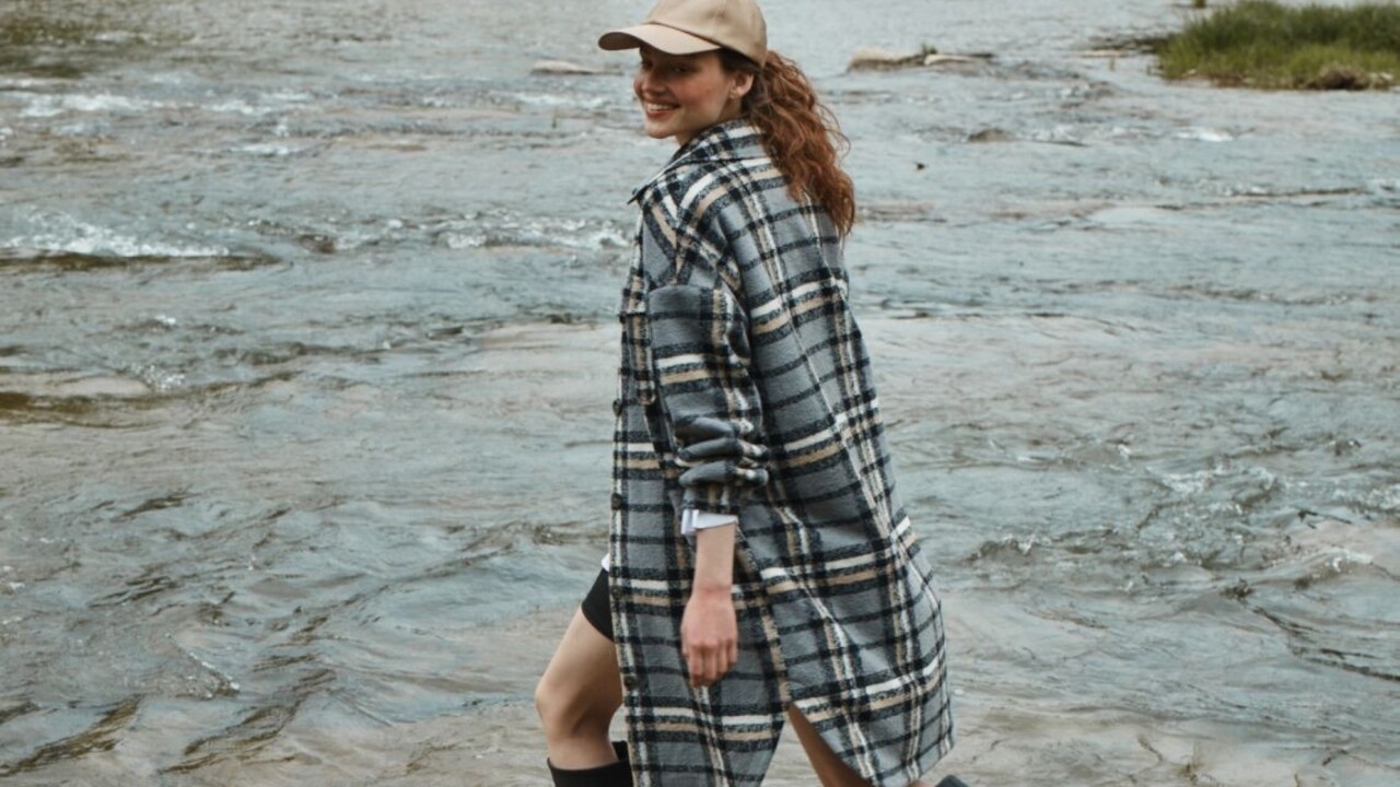 Shacket je módny hit tejto zimy: Kabát, ktorý vyzerá ako košeľa vám nesmie chýbať