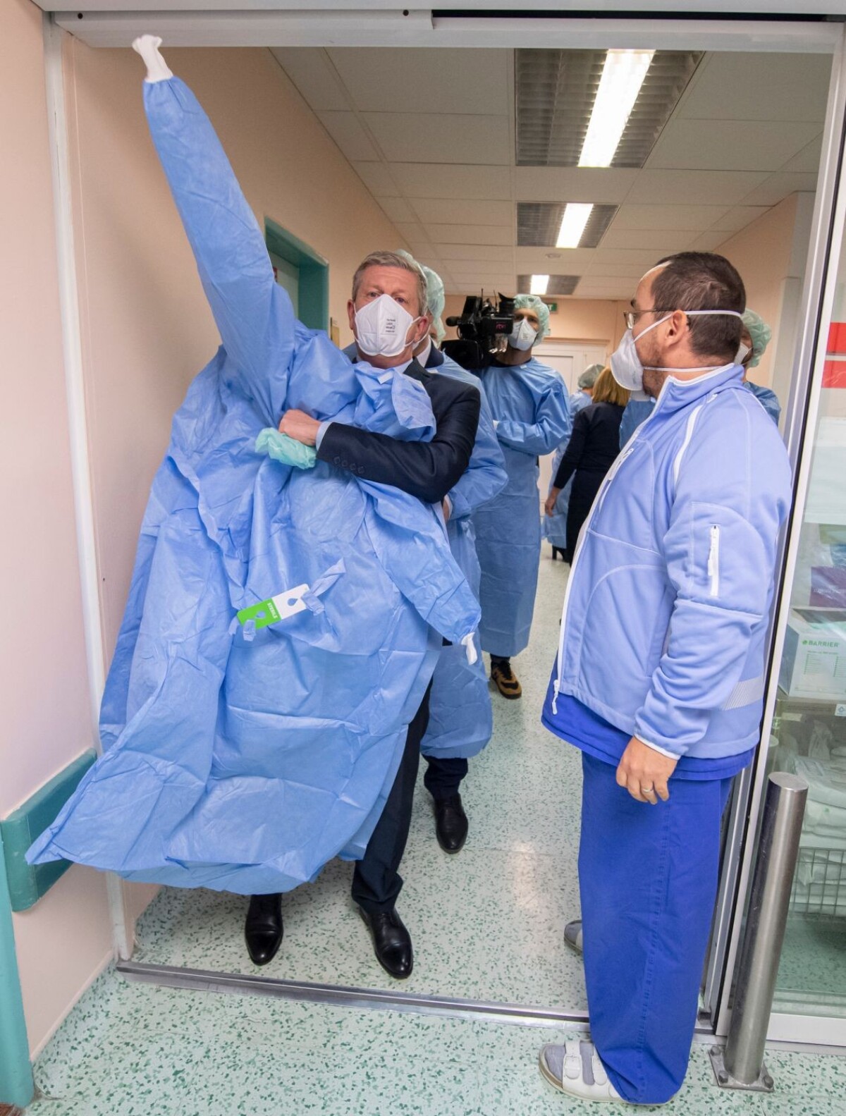 Minister zdravotníctva Vladimír Lengvarský na návšteve Ružinovskej nemocnice.