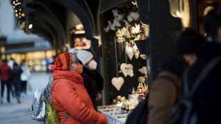 Ulice Prahy zaplnili vianočné trhy. Turistov čaká príjemná atmosféra, ale aj vyššie ceny