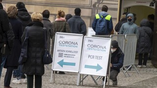 V Nemecku už počet obetí koronavírusu presiahol 100.000