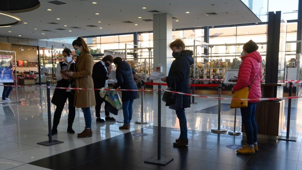 Zníženie mobility ľudí bude podľa slovenských maloobchodníkov minimálne