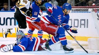 NHL: Halák nezastavil svoj bývalý tím, Fehérváry a Tatar sa tešili z výhier