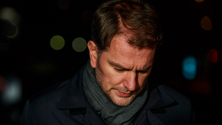 Odborníci kritizujú Matovičove poukazy. Nepáči sa im, že štát seniorom predpisuje, kde ich majú minúť