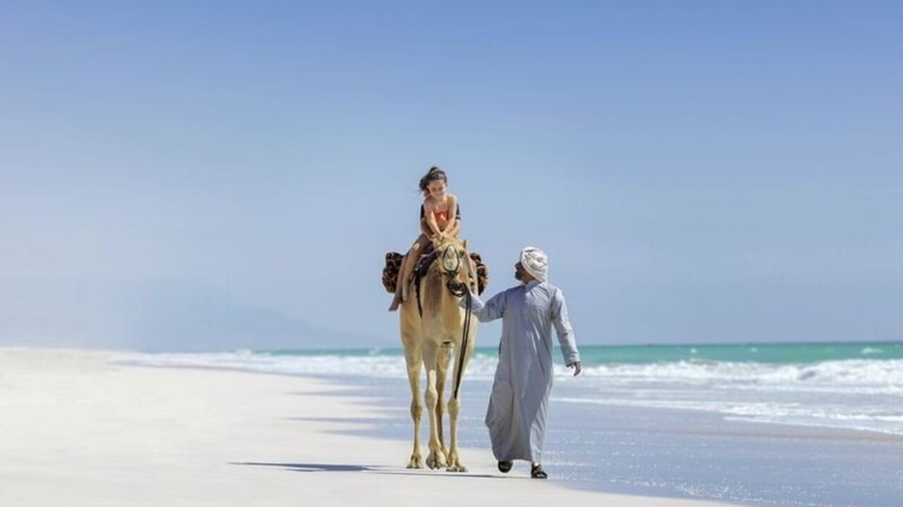 Spoznajte Salalah, hlavné mesto parfumov, kde si v modernej architektúre našiel miesto aj tradičný ománsky život