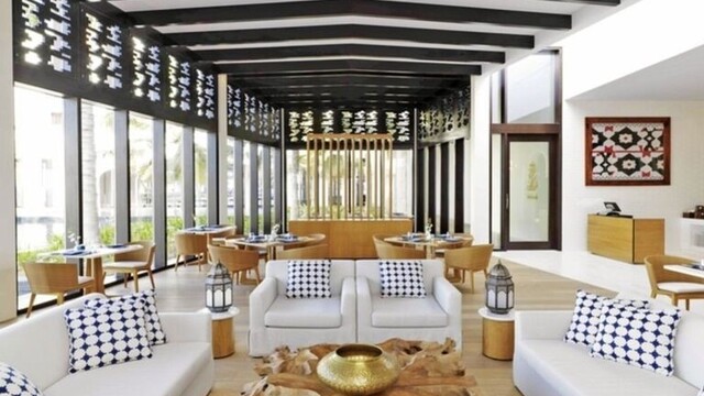 Hotelový interiér.